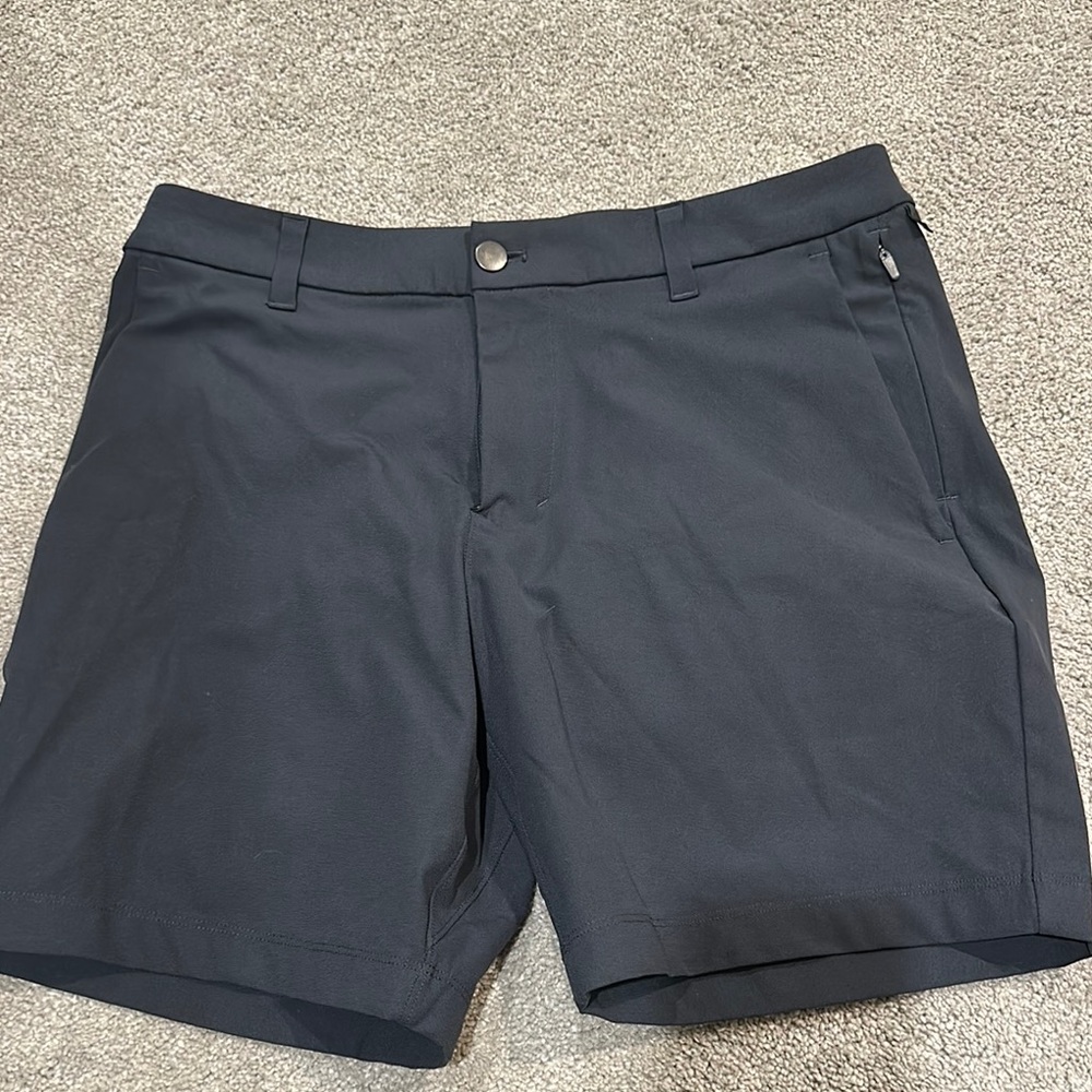 Lululemon Men's Black Shorts